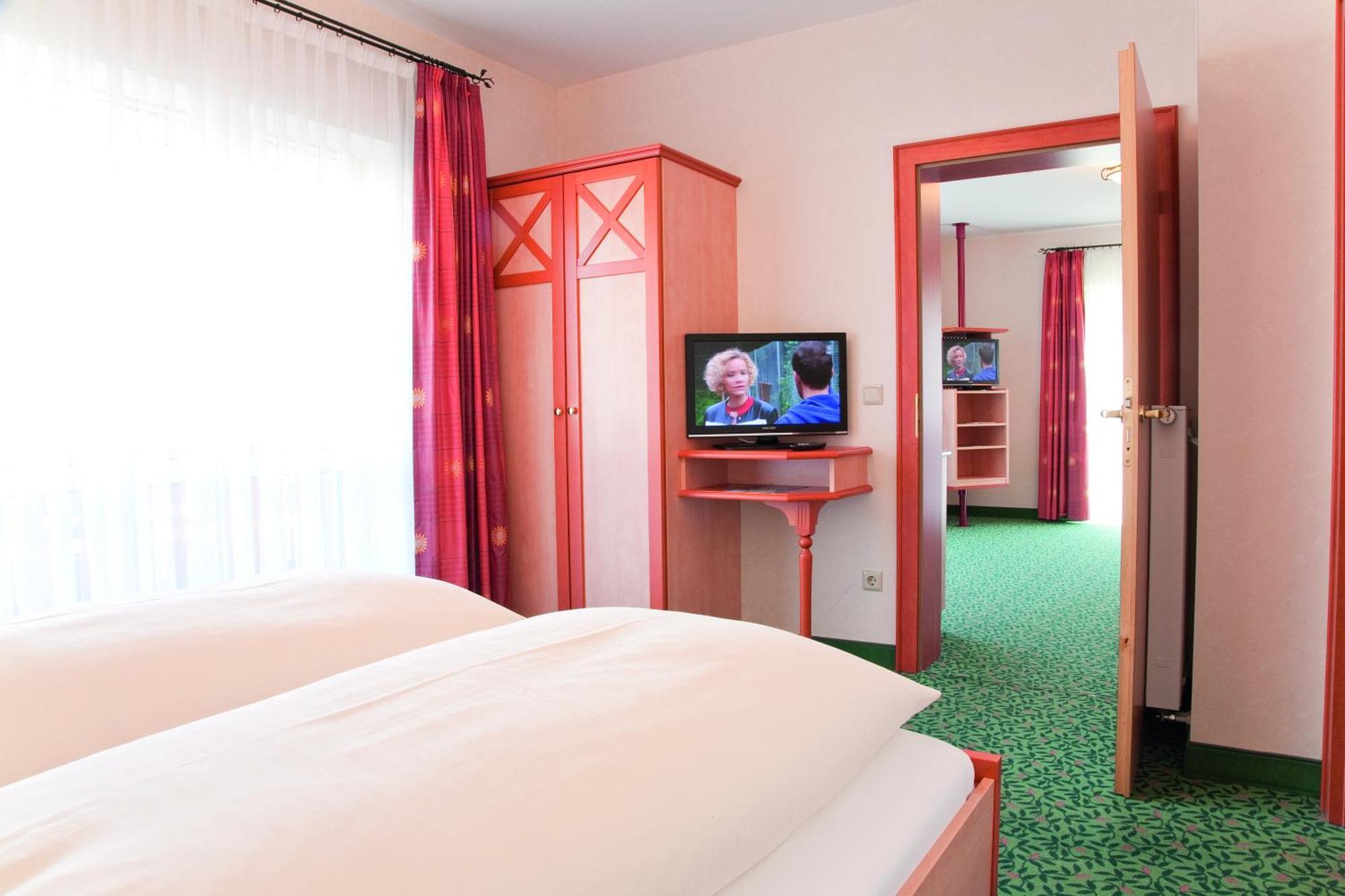Landkomfort Hotel Elsenmann Willingen  Δωμάτιο φωτογραφία
