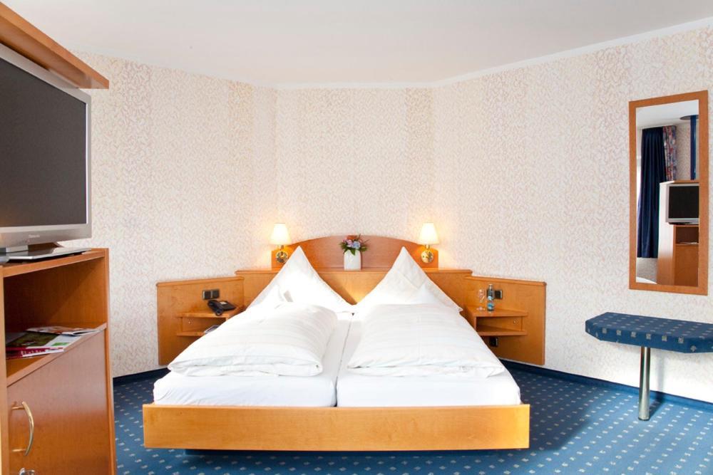 Landkomfort Hotel Elsenmann Willingen  Δωμάτιο φωτογραφία